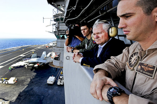 Illustration for article titled Why The US Navy Should Build Smaller Aircraft Carriers